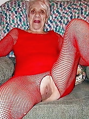Russian mature lady is baring it all on picture